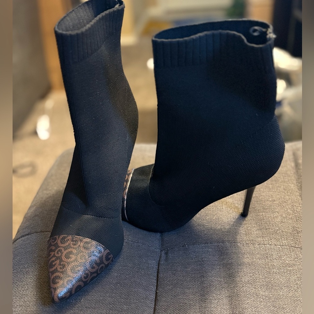 Chic Black and Brown Women's Heeled Ankle Boots - Picture 4 of 5